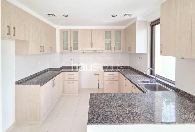 70277888 - صورة العقار 3