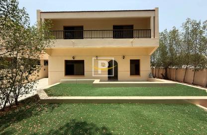 Villa - 4 Bedrooms - 3 Bathrooms for rent in Jumeirah 3 - Jumeirah - Dubai