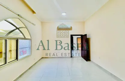 شقة - 3 غرف نوم - 3 حمامات للايجار في النيادات - العين