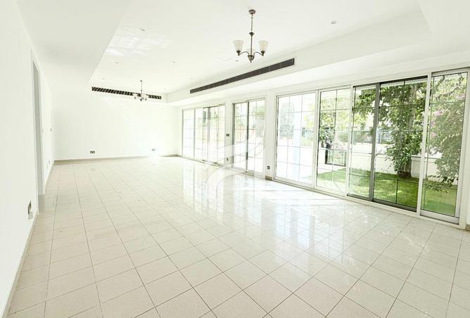 72317403 - Property Image 3