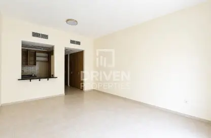 Apartment - 1 Bathroom for rent in Building 88 - Mediterranean Cluster - Discovery Gardens - Dubai