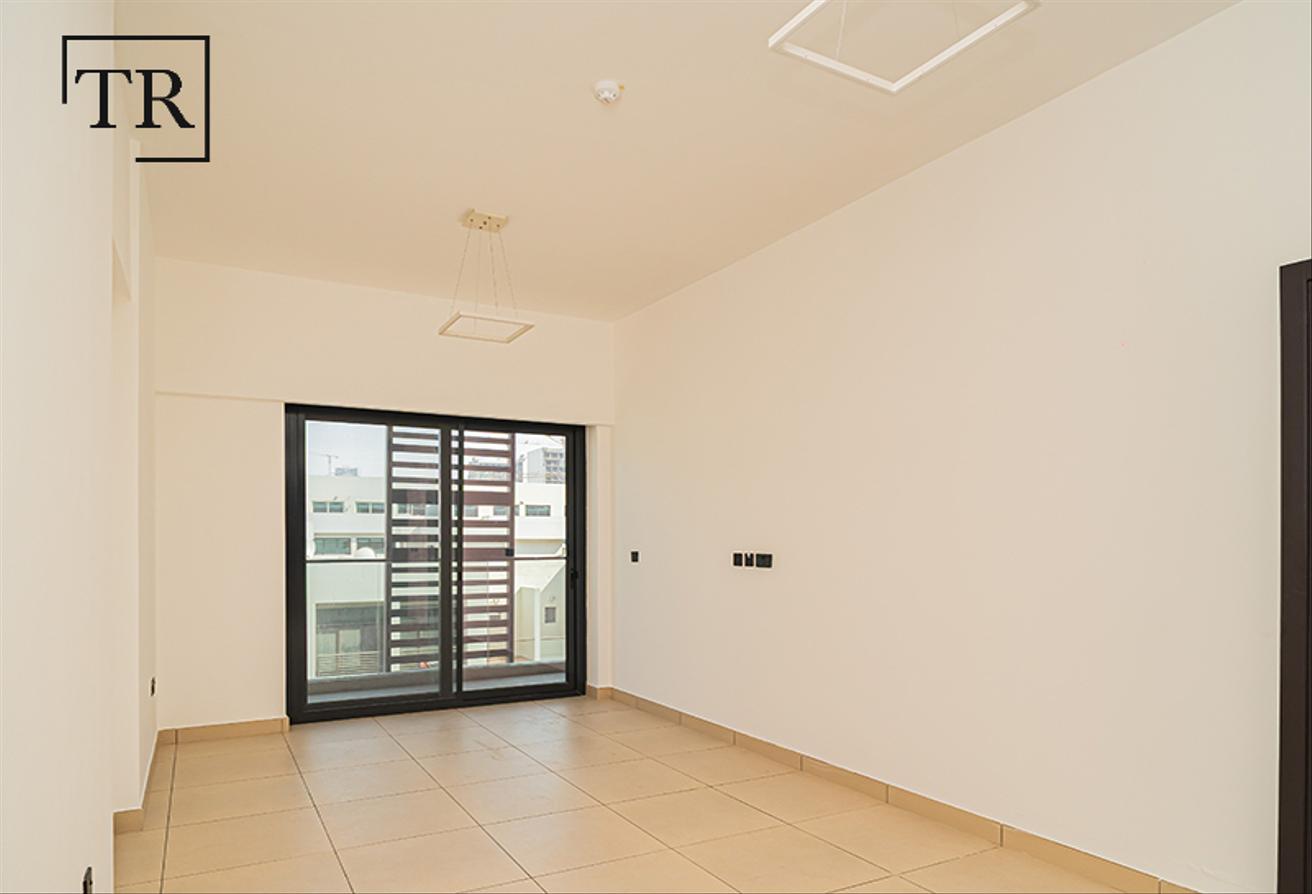 1BHK+Study | Spacious Layout | Community Views photo 4