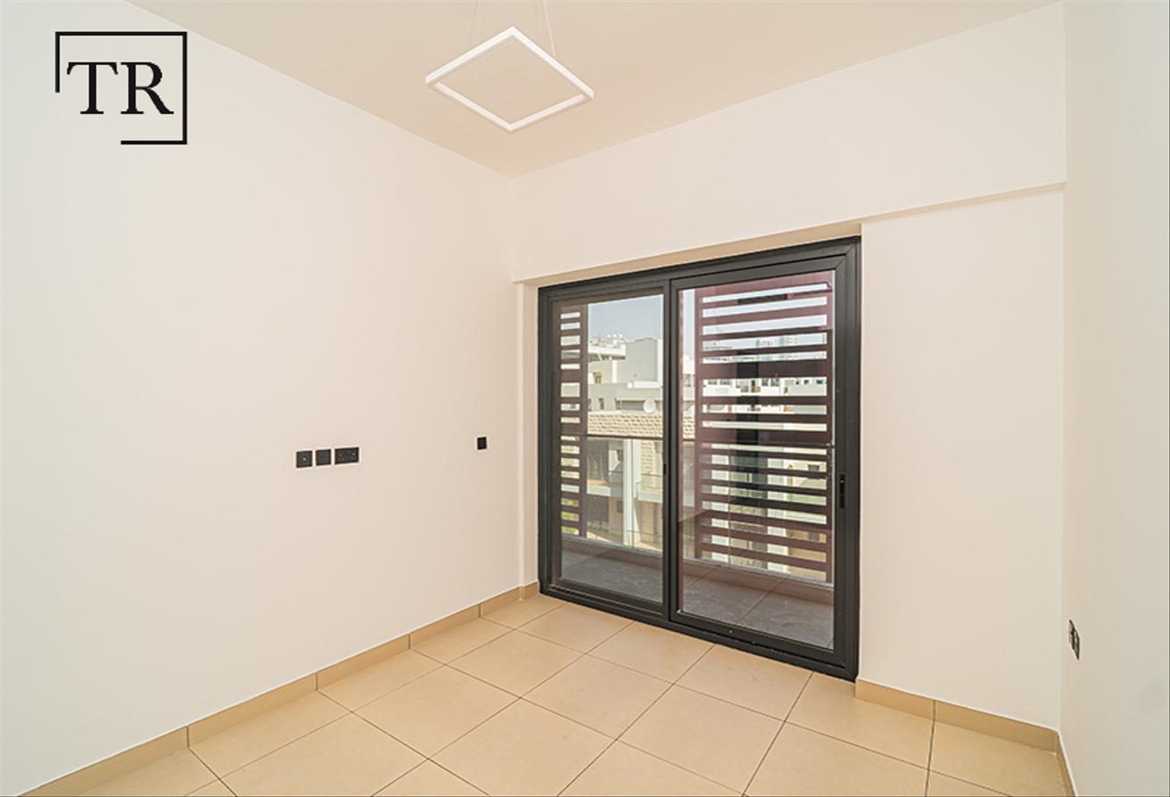 1BHK+Study | Spacious Layout | Community Views photo 8