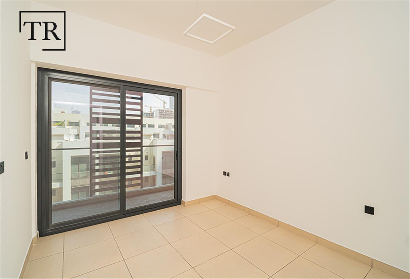 1BHK+Study | Spacious Layout | Community Views photo 9