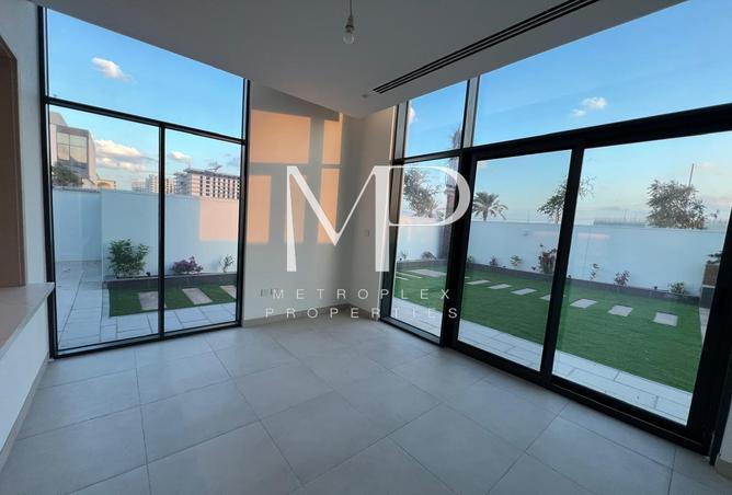 98714044 - Property Image 2