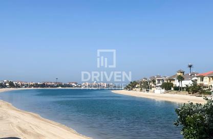Villa - 4 Bedrooms - 6 Bathrooms for rent in Canal Cove Frond F - Canal Cove Villas - Palm Jumeirah - Dubai Villa - 4 Bedrooms - 6 Bathrooms for rent in Canal Cove Frond F - Canal Cove Villas - Palm Jumeirah - Dubai