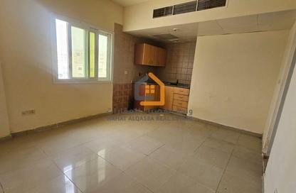 Apartment - Studio - 1 Bathroom for rent in Al Qulaya'ah - Al Sharq - Sharjah Apartment - Studio - 1 Bathroom for rent in Al Qulaya'ah - Al Sharq - Sharjah