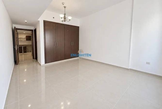 HIGH FLOOR | INVESTOR DEAL | RENTED | SPACIOUS