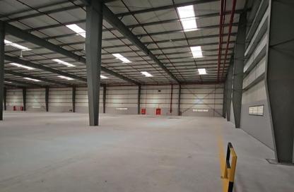 Warehouse - Studio for rent in Phase 1 - Dubai Investment Park (DIP) - Dubai