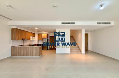 Townhouse - 2 - 4 for rent in Bloom Living - Zayed City (Khalifa City C) - Khalifa City - Abu Dhabi