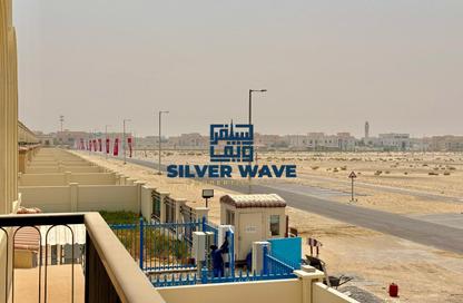 Townhouse - 2 - 4 for rent in Bloom Living - Zayed City (Khalifa City C) - Khalifa City - Abu Dhabi