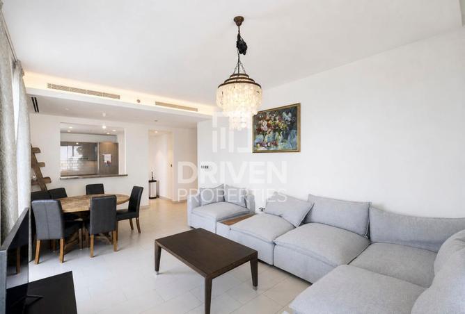 Corner Unit | Furnished | Spacious Layout photo 2
