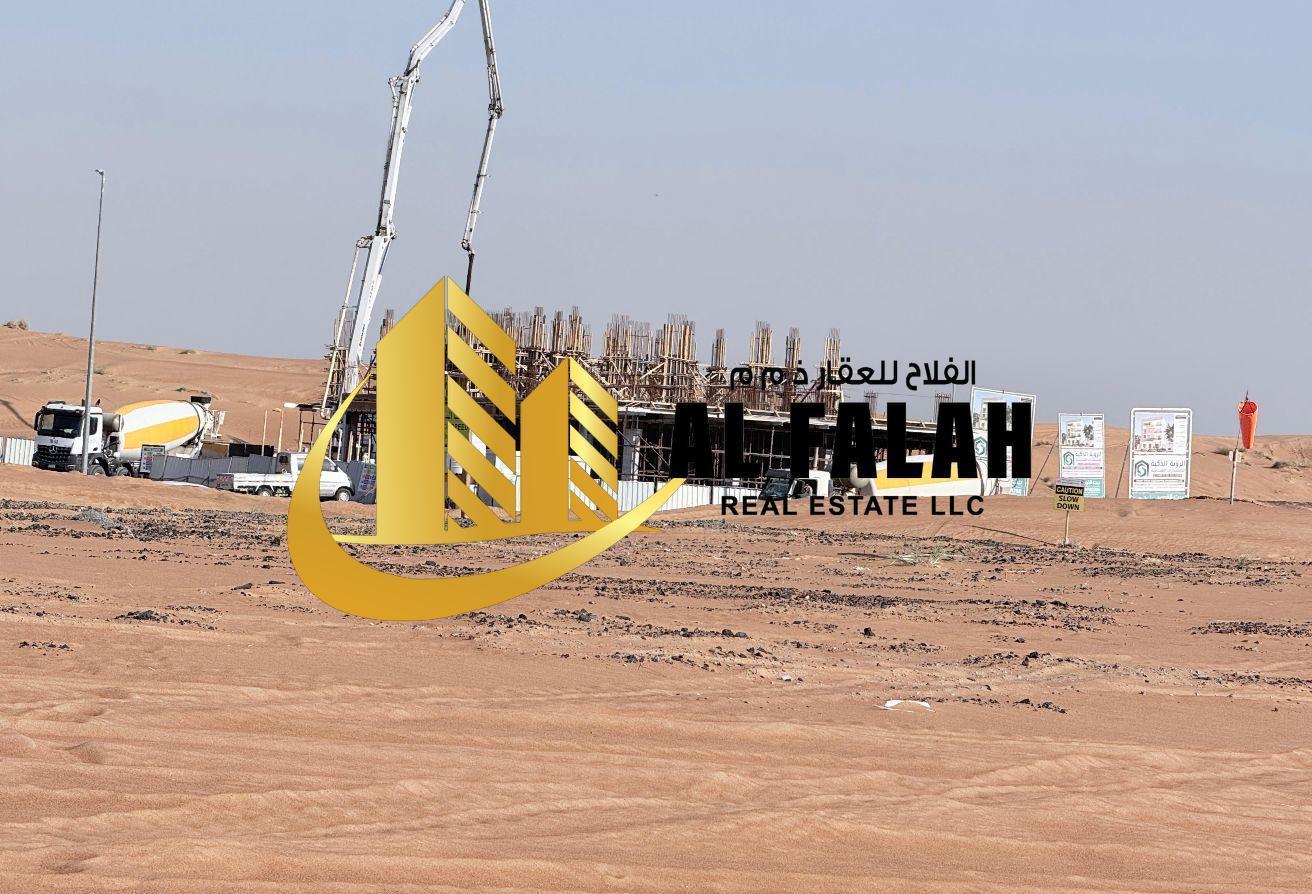 مستودعات صناعية معتمدة على قطعة أرض صناعية مع مكاتب |