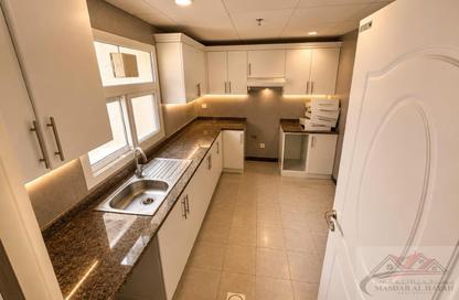 Apartment - 2 Bedrooms - 3 Bathrooms for rent in Muwaileh 29 Building - Muwaileh - Sharjah