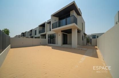 Townhouse - 4 - 5 for sale in Jebel Ali Village Townhouses - Jebel Ali Village - Jebel Ali - Dubai Townhouse - 4 - 5 for sale in Jebel Ali Village Townhouses - Jebel Ali Village - Jebel Ali - Dubai