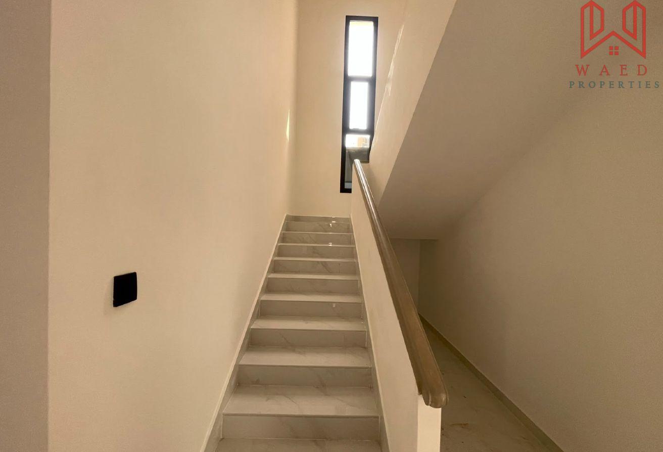 Iconic 6-BR Villa| Fully Renovated|Private Garden photo 8