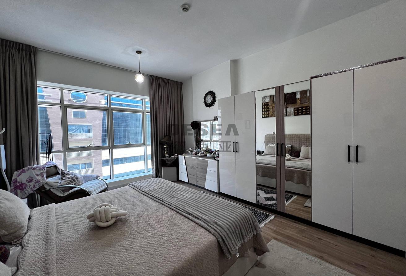 Chiller Free | Spacious | Modified | Vacant photo 5