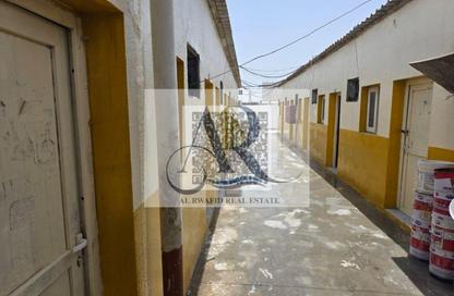 Labor Camp - Studio - 7+ Bathrooms for rent in Ali Mousa Building - Al Sajaa Industrial - Al Sajaa - Sharjah