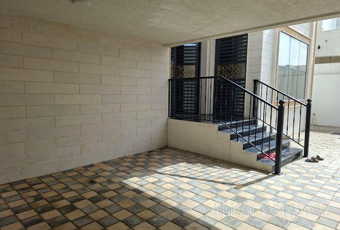 77391382 - Property Image 2