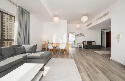 Apartment - 2 Bedrooms - 3 Bathrooms for sale in Rimal 1 - Rimal - Jumeirah Beach Residence - Dubai