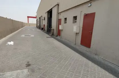 مستودع - استوديو - 1 حمام للايجار في مدينة الإمارات الصناعية - الشارقة