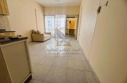 Apartment - Studio - 1 for rent in Al Majara Residences - Al Mujarrah - Al Sharq - Sharjah Apartment - Studio - 1 for rent in Al Majara Residences - Al Mujarrah - Al Sharq - Sharjah