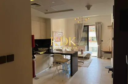 شقة - غرفة نوم - 2 حمامات للايجار في بن غاطي روز - منطقة 15 - قرية جميرا الدائرية - دبي