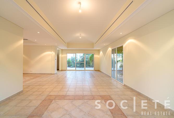 54384908 - Property Image 2