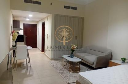 Apartment - Studio - 1 Bathroom for rent in Plaza Residences 2 - Plaza Residences - District 13 - Jumeirah Village Circle - Dubai Apartment - Studio - 1 Bathroom for rent in Plaza Residences 2 - Plaza Residences - District 13 - Jumeirah Village Circle - Dubai
