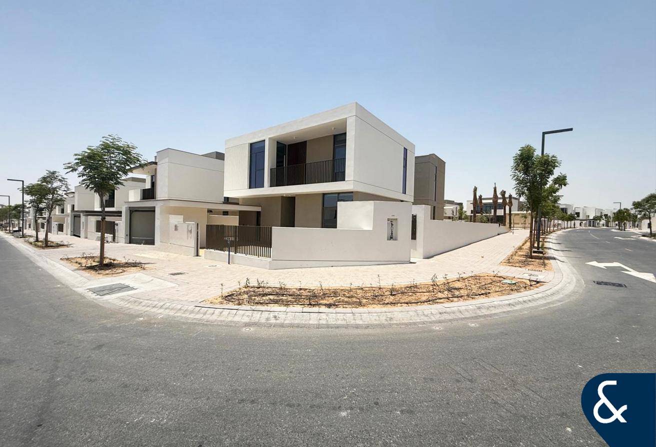 Exclusive | 5 Bed | Huge Corner Plot photo 19