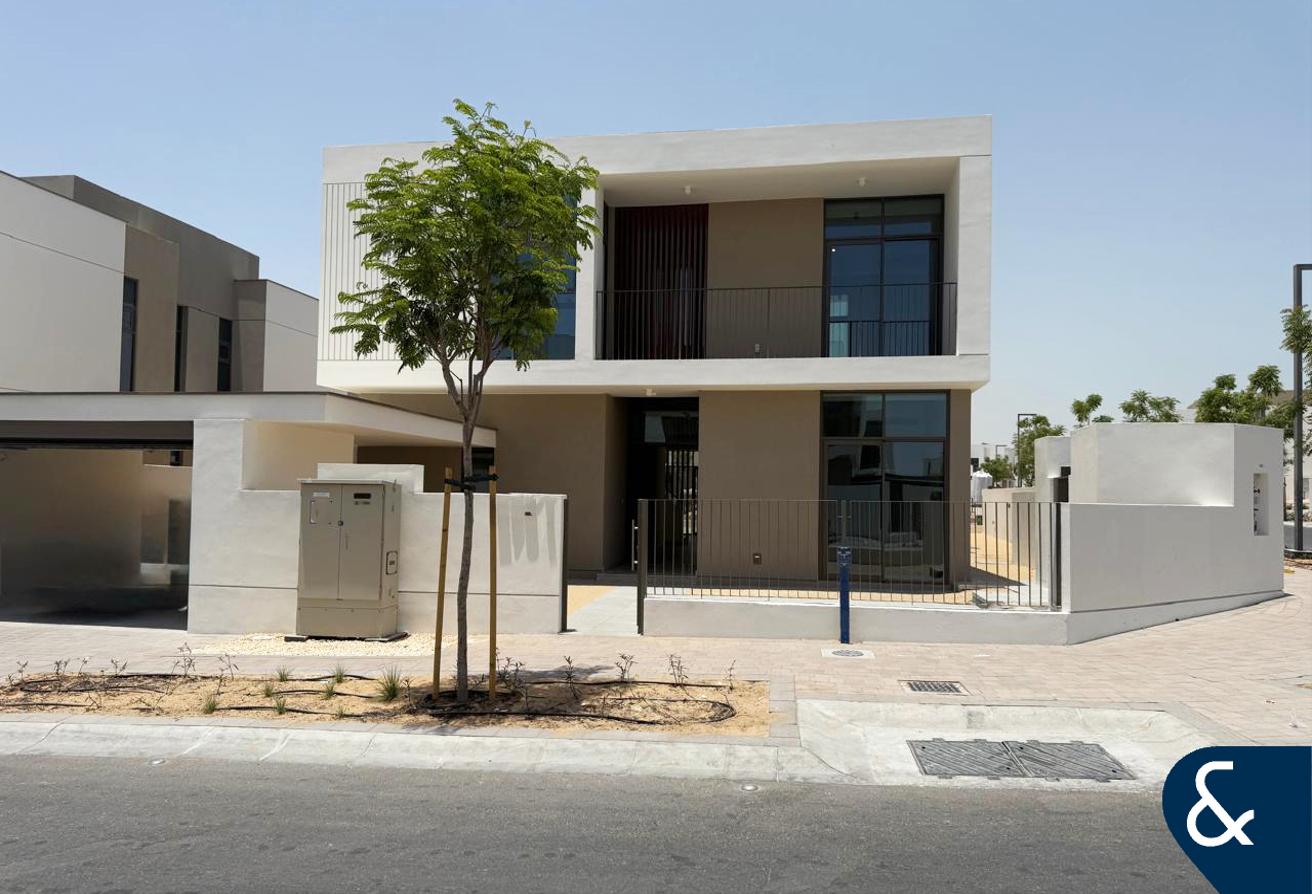 Exclusive | 5 Bed | Huge Corner Plot photo 20