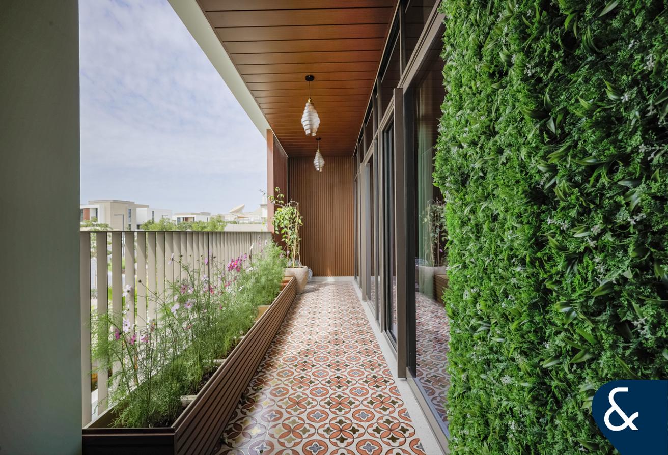 Exclusive | 5 Bed | Huge Corner Plot photo 10