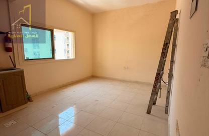 Apartment - Studio - 1 Bathroom for rent in Al Naba'ah 8 Building - Al Naba'ah - Al Sharq - Sharjah Apartment - Studio - 1 Bathroom for rent in Al Naba'ah 8 Building - Al Naba'ah - Al Sharq - Sharjah