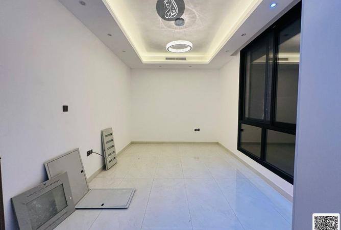107320416 - Property Image 3