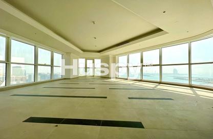 Apartment - 4 - 5 for rent in Wave tower - Corniche Road - Abu Dhabi