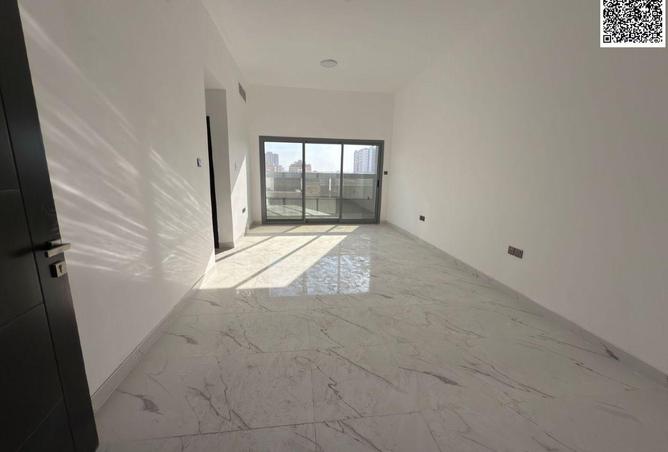 73111385 - Property Image 2