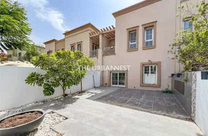 فيلا - 2 غرف نوم - 3 حمامات للايجار في الينابيع 3 - الينابيع - دبي فيلا - 2 غرف نوم - 3 حمامات للايجار في الينابيع 3 - الينابيع - دبي