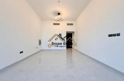 Apartment - 1 - 2 for rent in Burj Ghaya - Al Jaddaf - Dubai Apartment - 1 - 2 for rent in Burj Ghaya - Al Jaddaf - Dubai