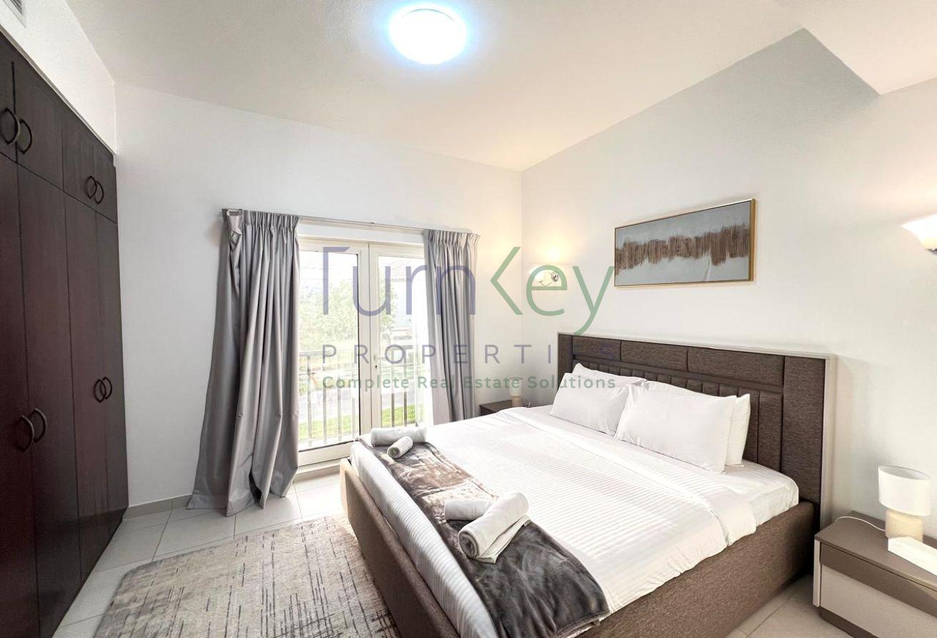 Upgraded Fully Furnished | 5 Bedrooms with Pool photo 17