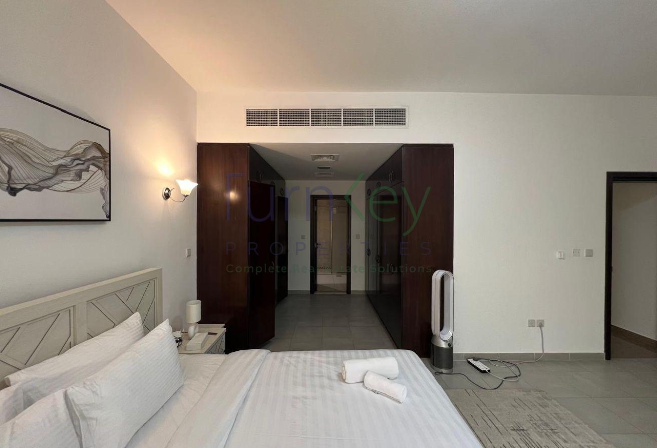 Upgraded Fully Furnished | 5 Bedrooms with Pool photo 21