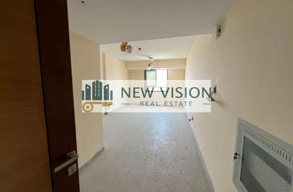 Apartment - 1 Bedroom - 1 Bathroom for rent in Qasimia 10 building - Al Mahatta - Al Qasimia - Sharjah
