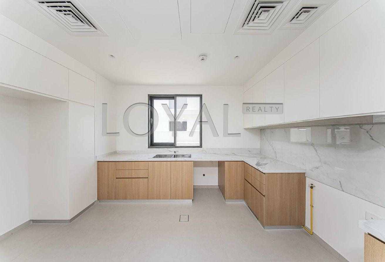 Good Location | Vacant | Community Expert photo 5