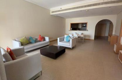 Apartment - 2 Bedrooms - 3 Bathrooms for rent in Al Das - Shoreline Apartments - Palm Jumeirah - Dubai
