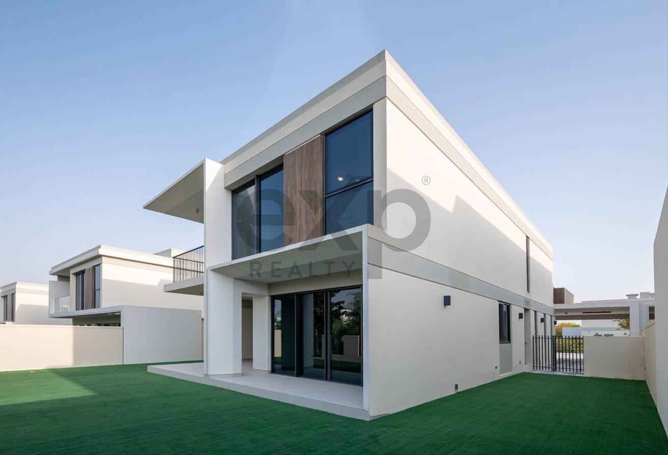 Open Kitchen | Fully Upgraded | Landscaped photo 4
