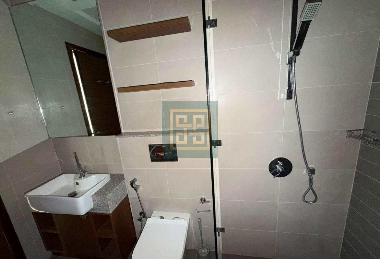 2Bed Corner l Big Layout l Upgraded Closed Kitchen photo 10