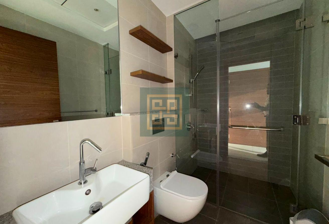 2Bed Corner l Big Layout l Upgraded Closed Kitchen photo 11