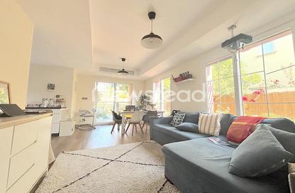 Villa - 2 Bedrooms - 3 Bathrooms for rent in Springs 6 - The Springs - Dubai