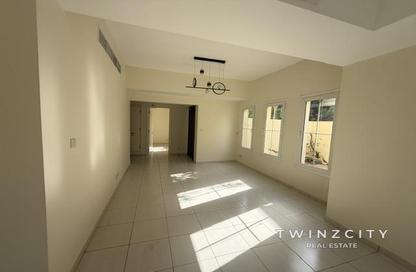 Villa - 3 Bedrooms - 2 Bathrooms for rent in Springs 15 - The Springs - Dubai Villa - 3 Bedrooms - 2 Bathrooms for rent in Springs 15 - The Springs - Dubai