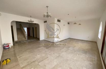Apartment - 4 - 3 for rent in Al Qulaya'ah - Al Sharq - Sharjah Apartment - 4 - 3 for rent in Al Qulaya'ah - Al Sharq - Sharjah