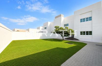 Villa - 4 Bedrooms - 4 Bathrooms for rent in Umm Suqeim 1 Villas - Umm Suqeim 1 - Umm Suqeim - Dubai Villa - 4 Bedrooms - 4 Bathrooms for rent in Umm Suqeim 1 Villas - Umm Suqeim 1 - Umm Suqeim - Dubai